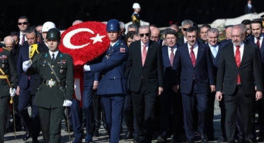 Devlet Erkanı Anıtkabir'de