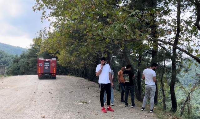 El frenini çekmeyi unuttuğu araç uçurumdan uçtu