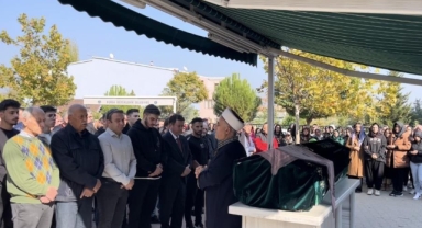 Eşi tarafından öldürülen diş doktoru toprağa verildi