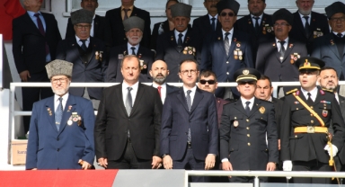 İznik'te 101. yıl coşkusu
