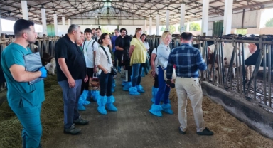 Matlı Yenişehir Süt Çifliği'nde uluslararası misafirleri ağırladı