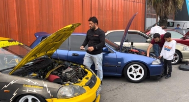 Modifiye tutkunlarından renkli buluşma