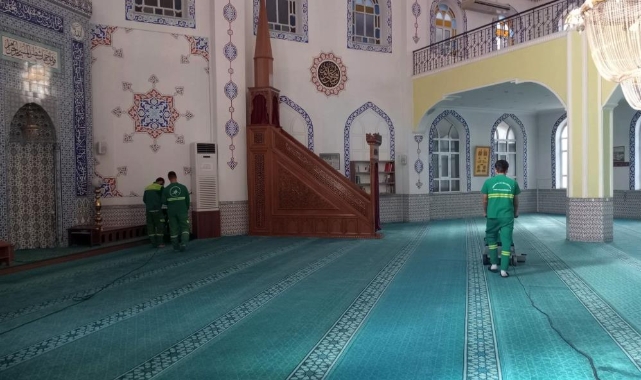 Osmangazi Belediyesi camilerde temizlik çalışması başlattı