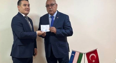 Özbekistan ilk kez bir Türk'e fahri vatandaşlık verdi