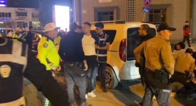 Polis sürücüyü durdurmak için havaya ateş açtı