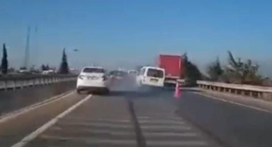 Ticari aracın karıştığı kaza kamerada