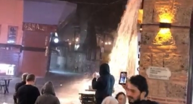 Yağan yağmur Bursa'da hayatı felç etti