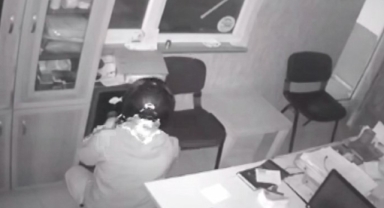 Yedek anahtar ile eski dükkanını soydu
