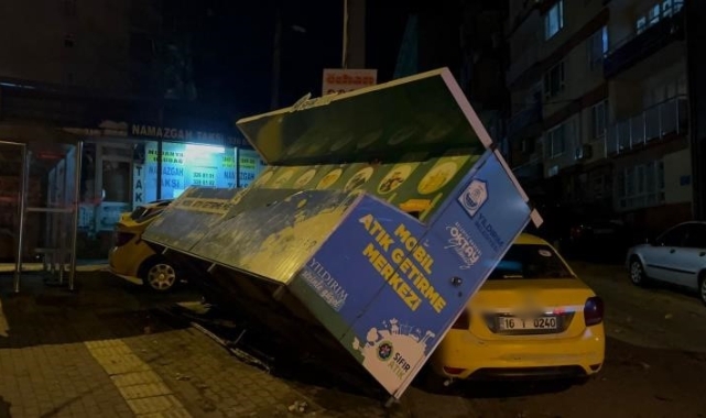 Bursa'da 70 kilometre ile esen lodos hayatı felç etti
