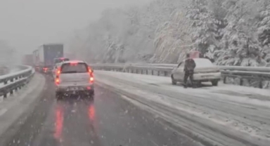 Bursa'da kar yağdı hayat durdu