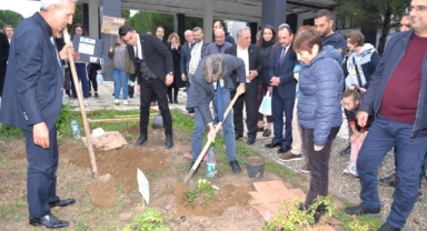 BUÜ’de ağaçlandırma çalışmaları devam ediyor
