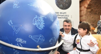 Çocuk Üniversitesi ile Yıldırımlı minikler uzayı keşfediyor