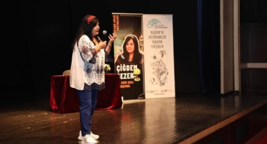 Çocuklara kitap söyleşilerinde konu Cumhuriyet'in değerleri