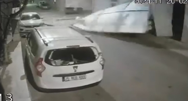 Fırtına uçurdu, çelik ok gibi saplandı