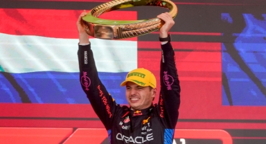 Formula 1'de şampiyon Max Verstappen!