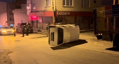 İki araç kafa kafaya çarpıştı:1 yaralı