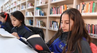 İlkokul öğrencilerinin ilk kütüphane deneyimi