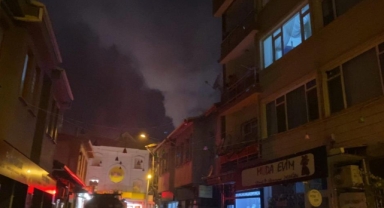 İnegöl'de 2 katlı ahşap binada yangın
