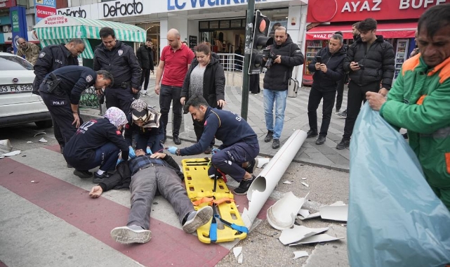 Lodosta çatıdan kopan boru adamın kafasına düştü