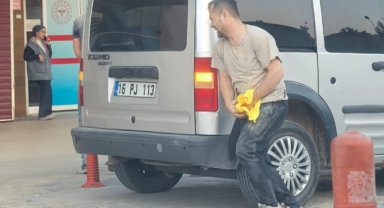 Motorlu testere ile elini kesti