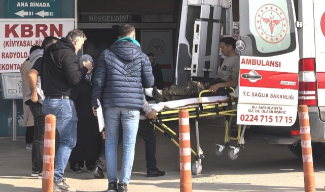 Motorlu testere ile odun keserken ayağını kesti