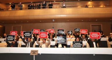 Nilüfer Belediye Meclisi’nde kayyum protestosu