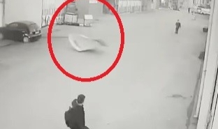Okula giden öğrenci saniyeler ile yaralanmaktan kurtuldu