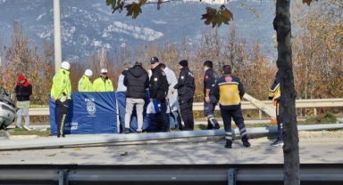 Takla atan kamyonette 2 kişi hayatını kaybetti