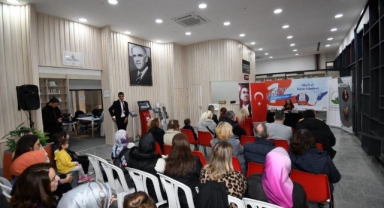 Ünlü oyuncu-yazar Osmangazili edebiyatseverlerle buluştu