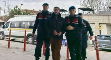 Annesinden zorla para alan oğlu tutuklandı