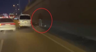 Aracını batçık'ta durdurarak namaza durdu