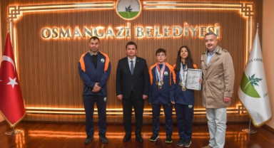 Başkan Aydın şampiyon sporcuları ağırladı