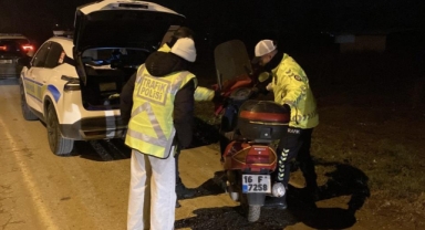 Çalıntı motosikletle giderken polise yakalandı
