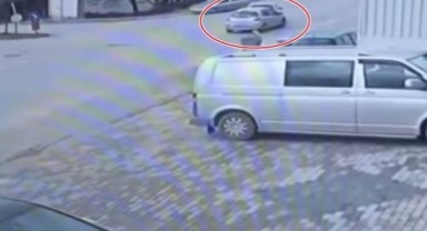Dalgın sürücünün kaza anı kamerada