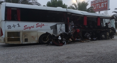 Denizli’de feci kaza: 1 ölü, 20 yaralı