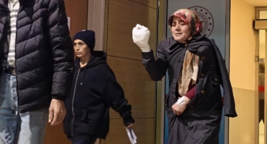 Elini yem karma makinesine kaptırdı