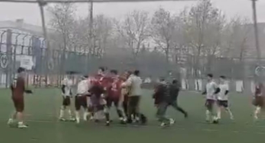 Futbol olarak başladı Boks'a döndü