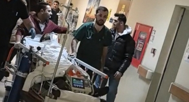 Husumetlisi olan şahıs bıçakla ağır yaraladı