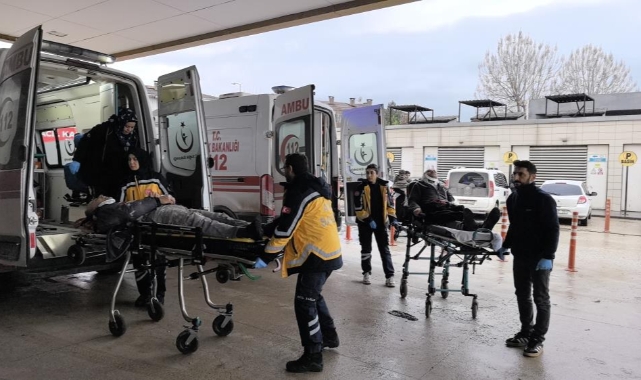 İnegöl'de 2 otomobil çarpıştı, 2 kişi yaralandı