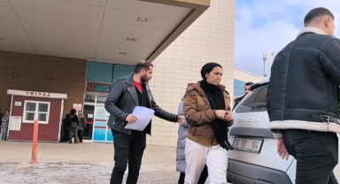 Kapıları kredi kartıyla açıp soyan 2 kadın yakalandı