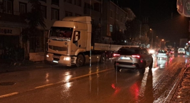 Önce traktöre sonra tıra çarptı, Burnu bile kanamadı