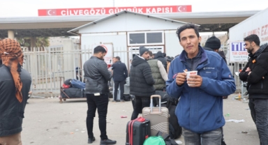 Suriyeliler dönüş için Cilvegözü’ne akın ettiler