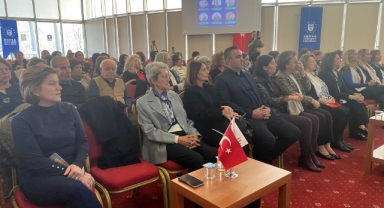 Türk kadınına seçme ve seçilme hakkı Bursa'da ele alındı