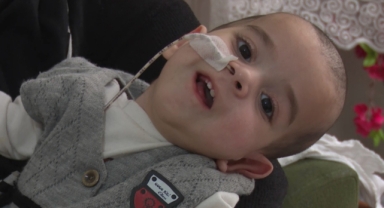 1,5 yaşındaki Barış bebek yardım eli bekliyor