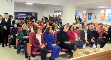 AK Parti Mudanya İlçe Kadın Kolları Başkanlığına Sibel Kalender seçildi