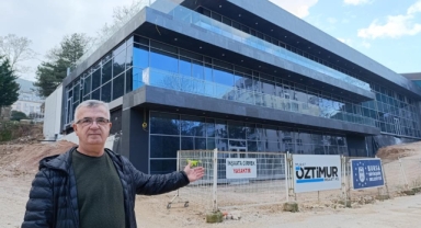 Doksan senelik Havuzlu Park'ta inşaat durdu