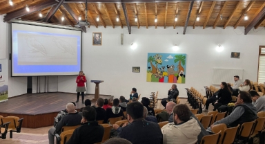Hayvanseverlere ve hayvan satıcılarına eğitim