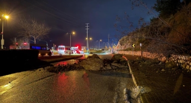 Kestel'de meydana gelen heyelan yol kapattı
