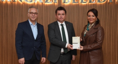 Kitaplar bilet oldu kütüphane rafları doldu