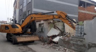 Metruk bina yıkımları yeni yılda hız kazandı
